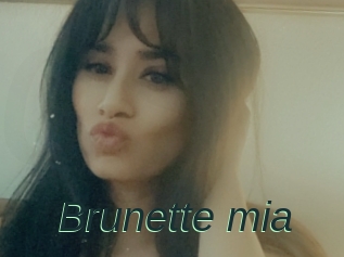 Brunette_mia
