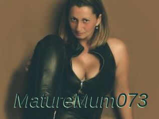 MatureMum073