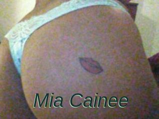 Mia_Cainee