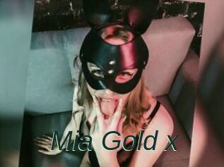 Mia_Gold_x