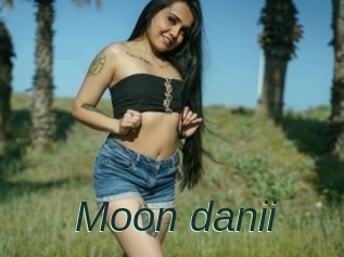 Moon_danii