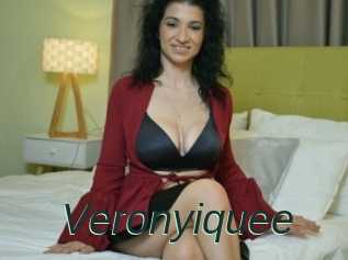 Veronyiquee